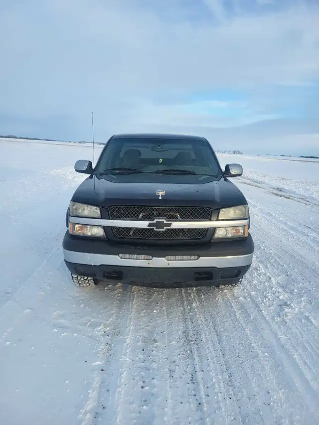 2005 Chevy Silverado 1500 - Photo 2
