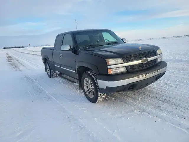 2005 Chevy Silverado 1500 - Photo 3
