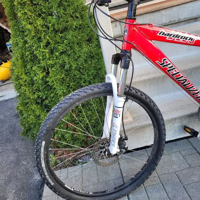 Specialized Hardrock Sport Mountain Bike With Disc Brakes - Photo 3