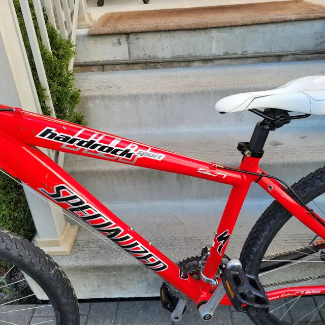 Specialized Hardrock Sport Mountain Bike With Disc Brakes - Photo 5
