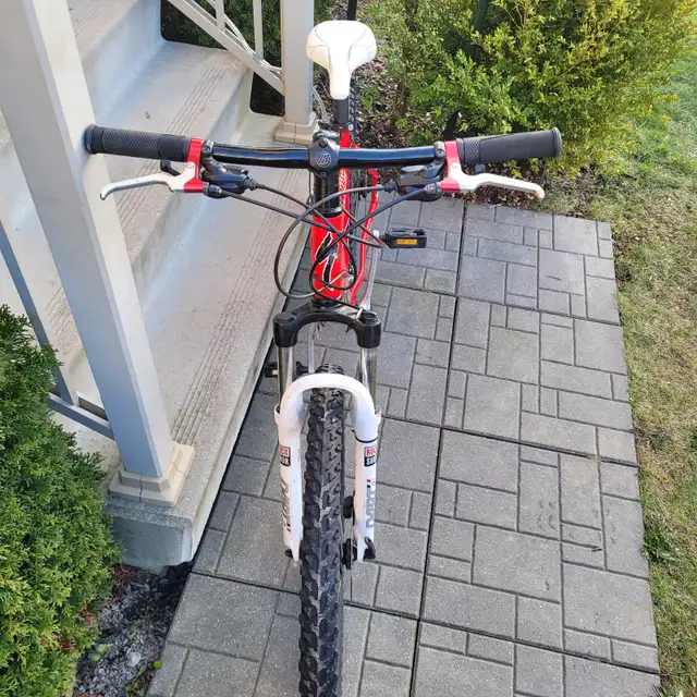 Specialized Hardrock Sport Mountain Bike With Disc Brakes - Photo 6