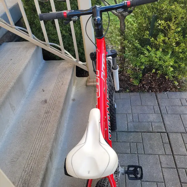 Specialized Hardrock Sport Mountain Bike With Disc Brakes - Photo 8