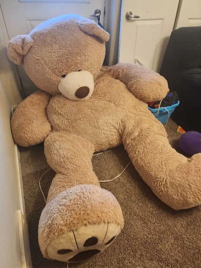 GIANT 8 foot, 200 pound teddy bear - Photo 4