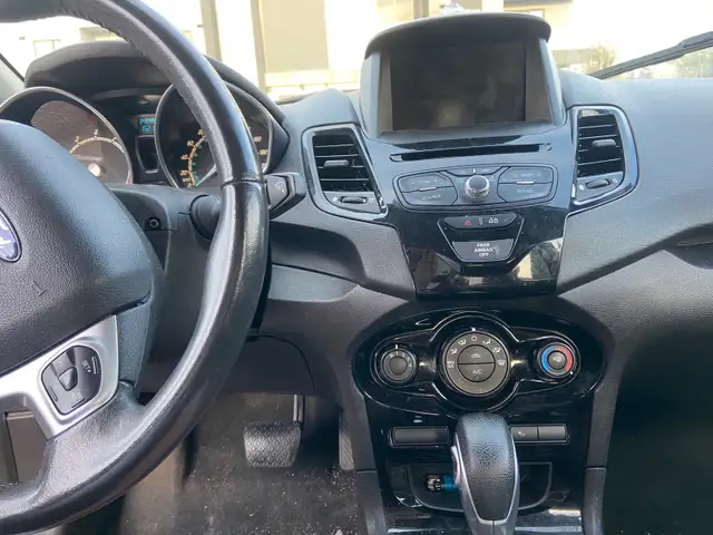 2015 RED FORD FIESTA - Photo 5