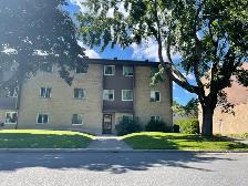 LONGUEUIL 4 1/2  2e étage a louer pres services et transport