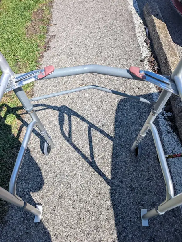 2 wheeled walker with sliders - Photo 5