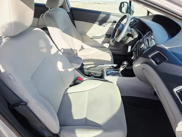 2013 Honda Civic Automatic Heated Seats Bluetooth Cruise Control - Photo 11