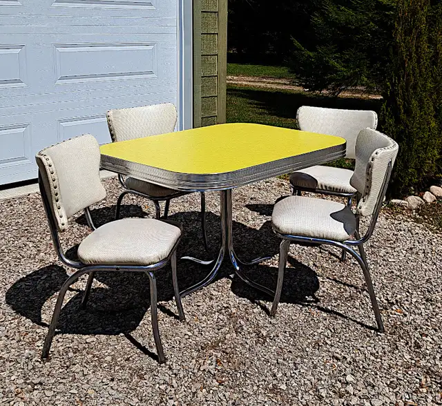 VINTAGE YELLOW & WHITE RETRO CHROME KITCHEN SET