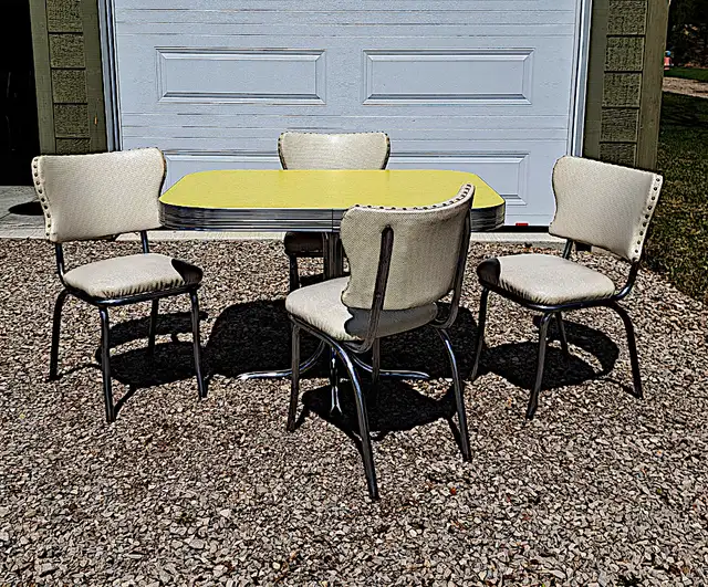 VINTAGE YELLOW & WHITE RETRO CHROME KITCHEN SET - Photo 2