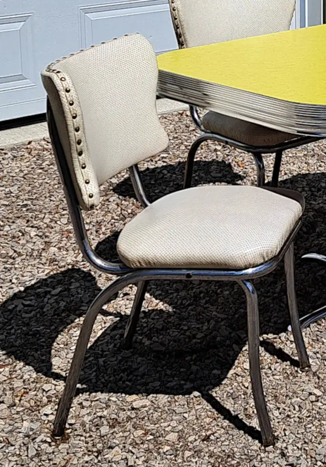 VINTAGE YELLOW & WHITE RETRO CHROME KITCHEN SET - Photo 3