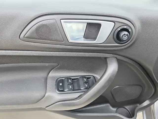 2014 Ford Fiesta Hatchback Navigation Sunroof Bluetooth - Photo 16