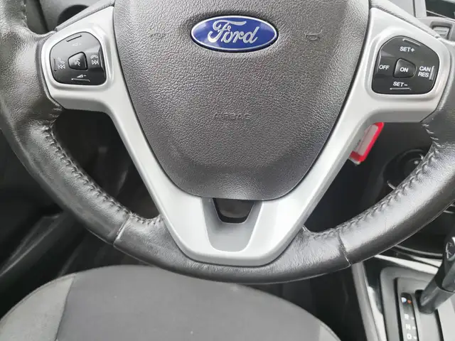 2014 Ford Fiesta Hatchback Navigation Sunroof Bluetooth - Photo 17