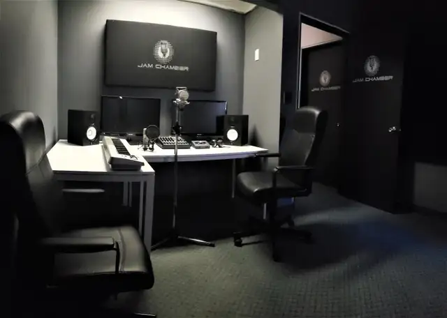 Jam Chamber  Rehearsal Studio - Toronto's Best Central Location - Photo 10