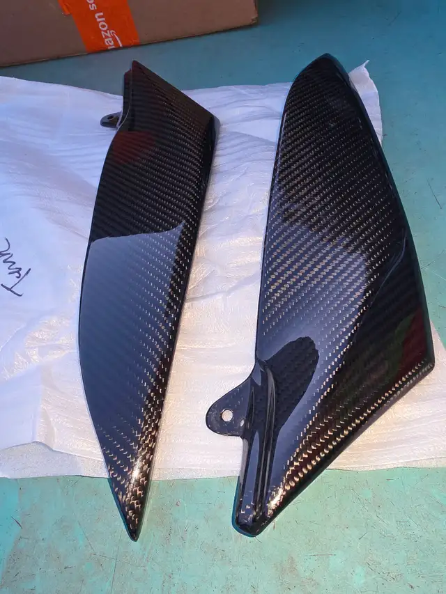 2004-06 Yamaha R1 Real Carbon Fiber Fuel Tank Trim Side Pieces - Photo 4