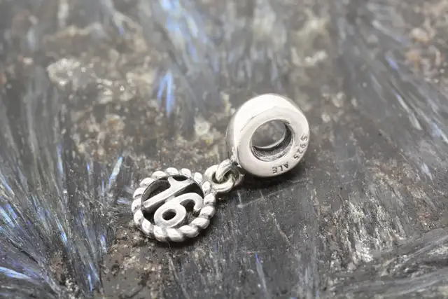 PANDORA SWEET 16 DANGLE CHARM 790494 - Photo 2