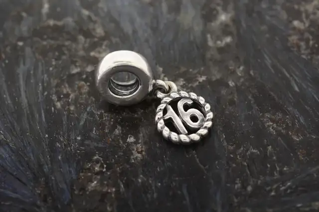 PANDORA SWEET 16 DANGLE CHARM 790494 - Photo 6