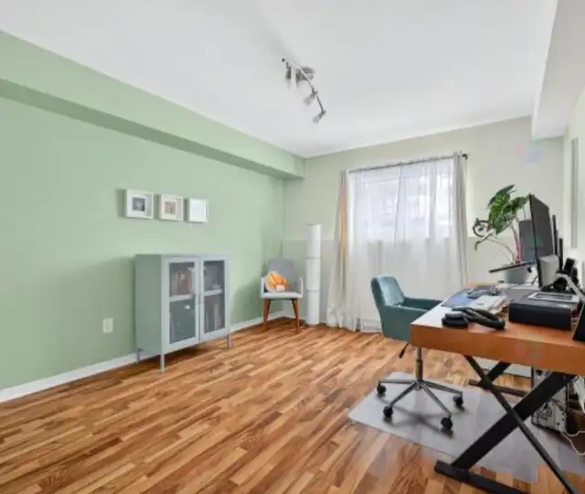 GROUND LEVEL 2-bedroom condo unit for rent-1092sqft