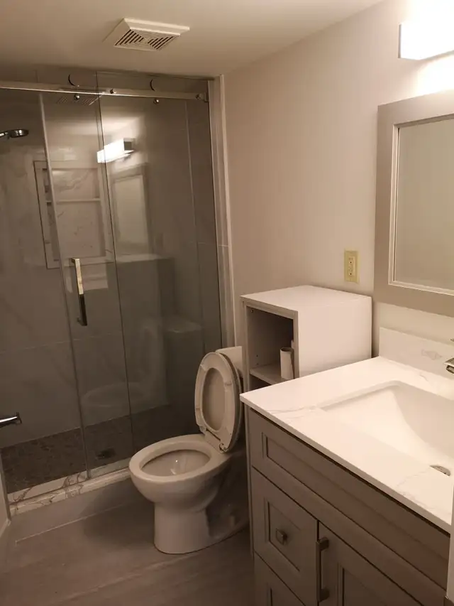 Room with Private Bathroom near Erindale GO Station - Photo 5