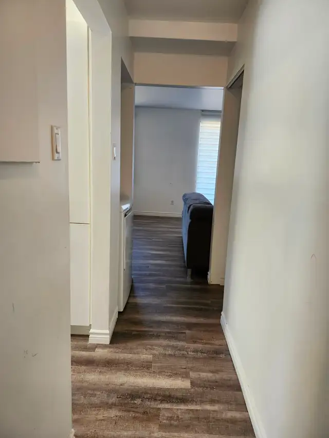 Large 4 1/2 QUIET NEIGHBORHOOD