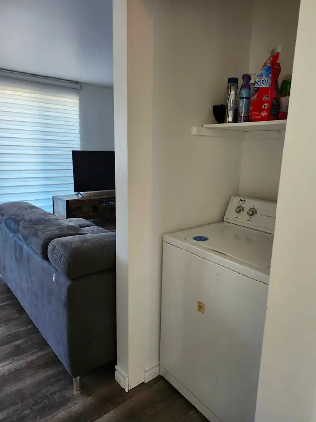 Large 4 1/2 QUIET NEIGHBORHOOD - Photo 7