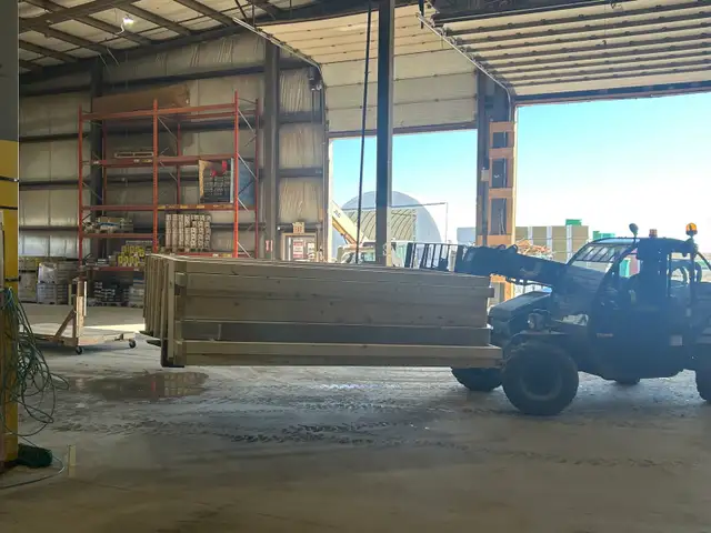 zoom boom operator - Photo 2