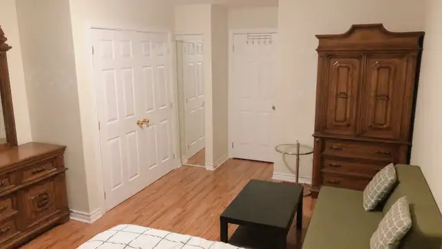 1st of May, Female house clean Master room for rent(North york) - Photo 4