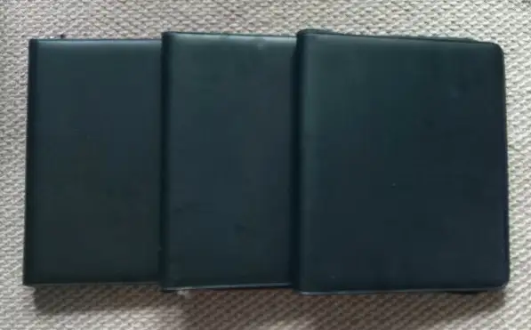 Sports card zippered binders (3) - each hold 180 cards - Photo 3