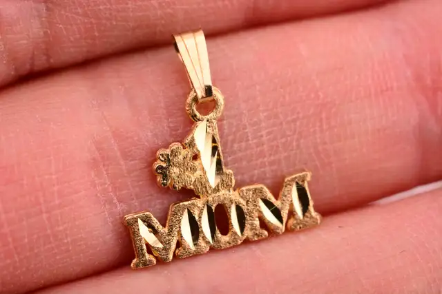 10K #1 MOM PENDANT DIAMOND CUT - Photo 2
