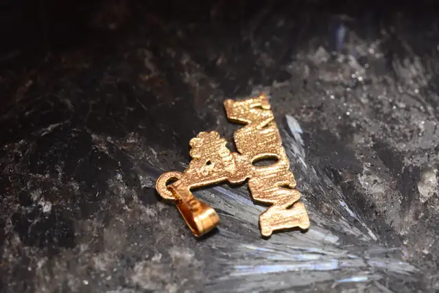 10K #1 MOM PENDANT DIAMOND CUT - Photo 5