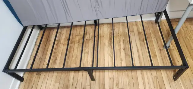 Twin Mattress   Metal Bed Frame for Sale – Like new