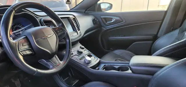 2015 Chrysler 200 AWD S BAS KM GARANTIE 1 ANS - Photo 2