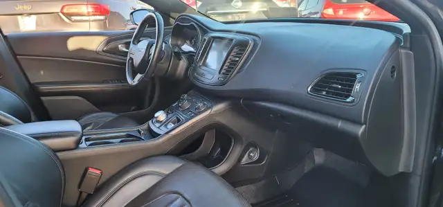 2015 Chrysler 200 AWD S BAS KM GARANTIE 1 ANS - Photo 3