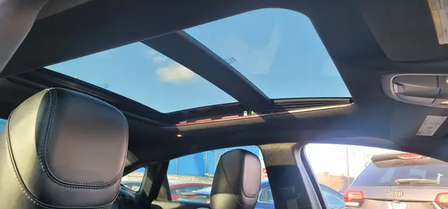 2015 Chrysler 200 AWD S BAS KM GARANTIE 1 ANS - Photo 4