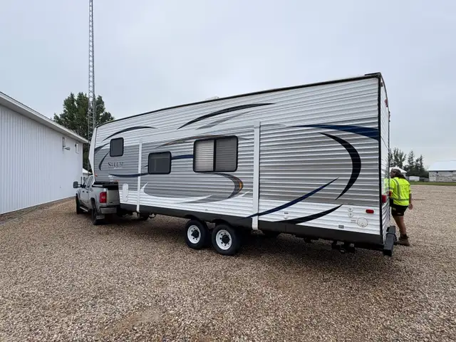 2015 Salem 5th Wheel - Photo 3