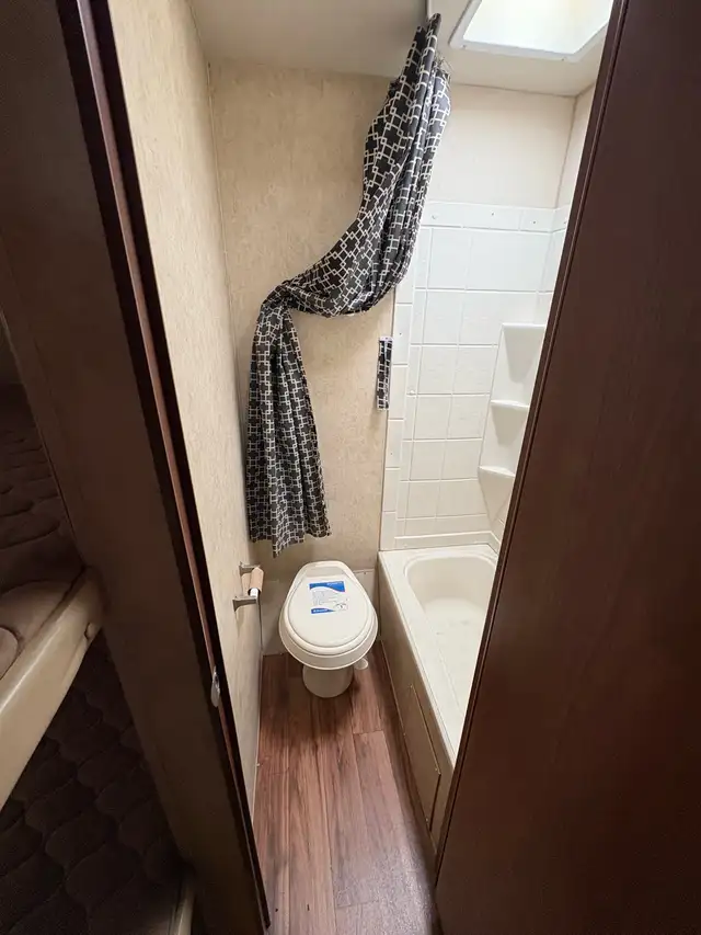 2015 Salem 5th Wheel - Photo 8