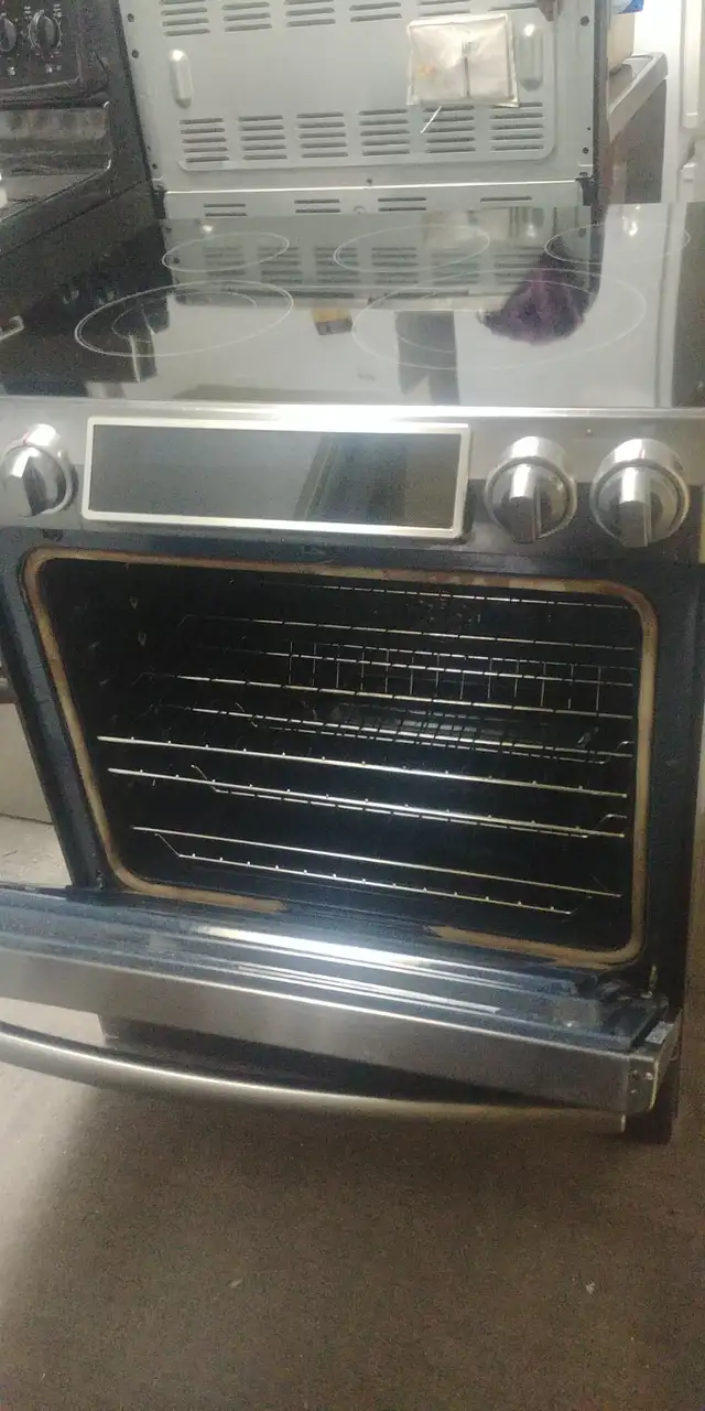Samsung stove - Photo 2