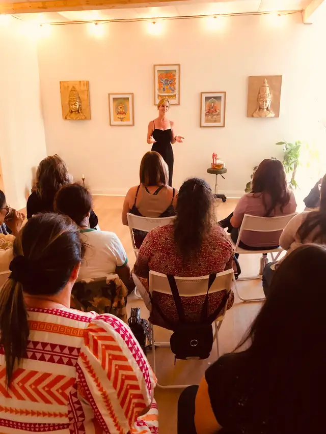 Live Audience Mediumship Readings, Orangeville - Photo 6