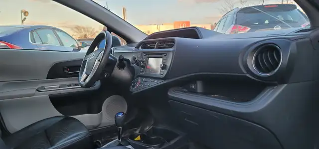 2012 Toyota Prius c CUIR TOIT AUTOMATIC - Photo 3