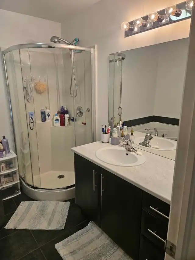 Haut du duplex sur 2 étages à louer : 3 chambres pour 1 er juill - Photo 3