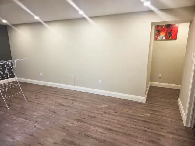 Rental share -a wonderful woman, in a home on Rebecca, Oakville - Photo 8