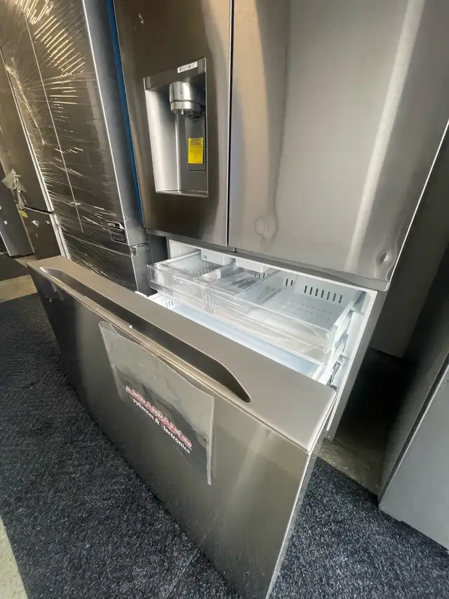 NEW 36" LG Counter Depth French (26 Cu.Ft) Water &Ice Dispenser - Photo 5