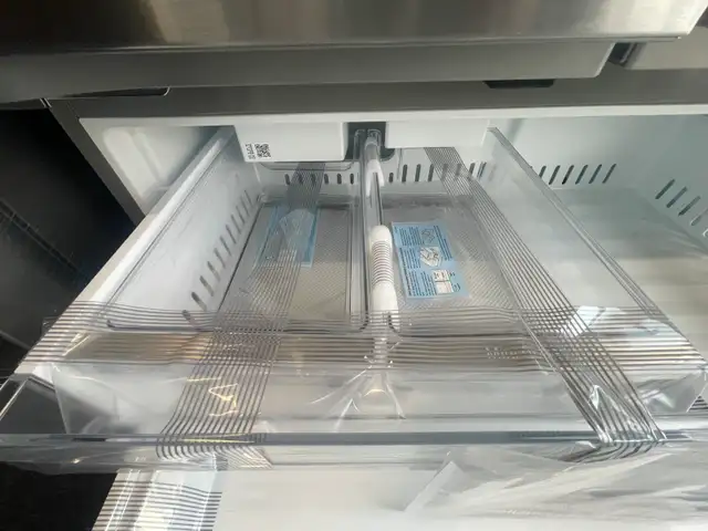 NEW 36" LG Counter Depth French (26 Cu.Ft) Water &Ice Dispenser - Photo 6