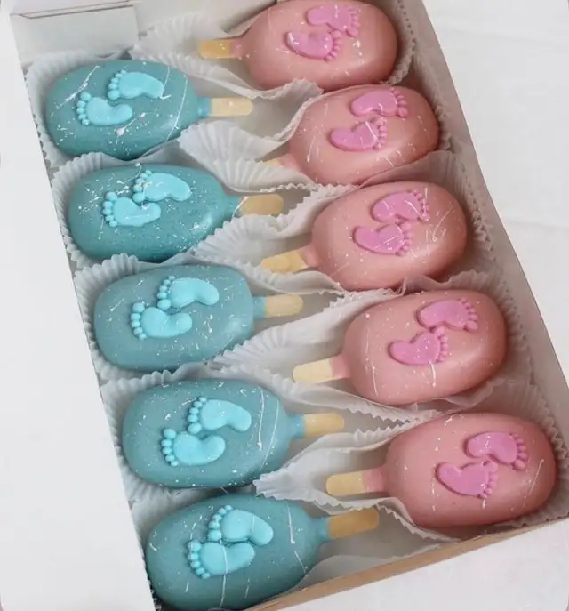 CUSTOM CAKE POPS - Photo 3