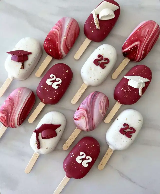 CUSTOM CAKE POPS - Photo 4