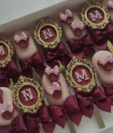 CUSTOM CAKE POPS