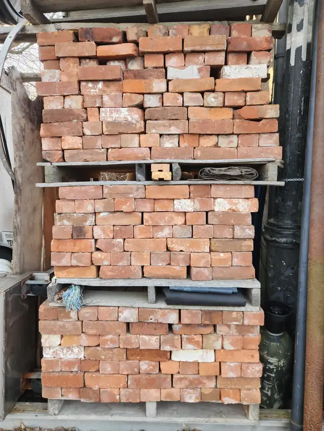 Red Reclaimed Antique  Brick - Photo 2