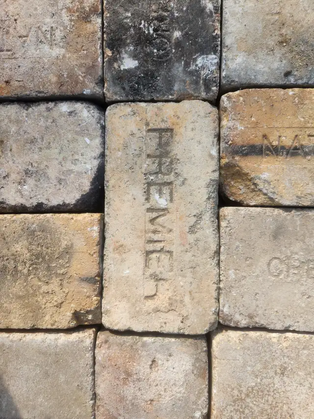 Red Reclaimed Antique  Brick - Photo 9