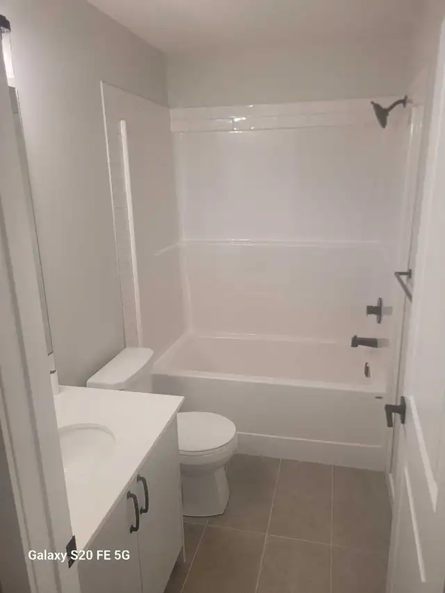 Basement legal suite available for rent - Photo 8