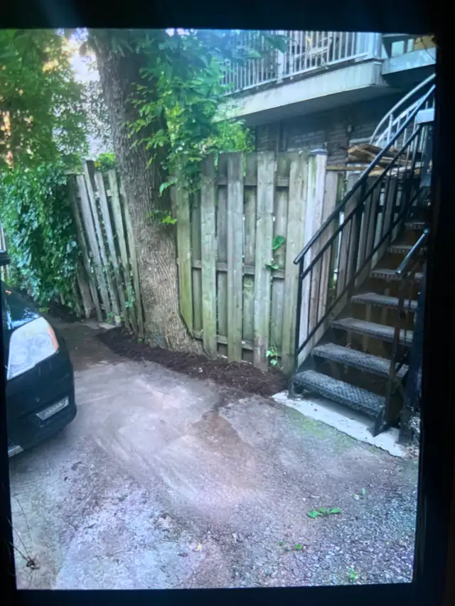 Métro St-Henri: 4 1/2 au rdc avec électros, internet et cour - Photo 14