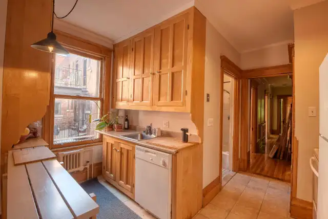 Very nice and big 7.5 condo for rent in Outremont ALL INCLUDE - Photo 8